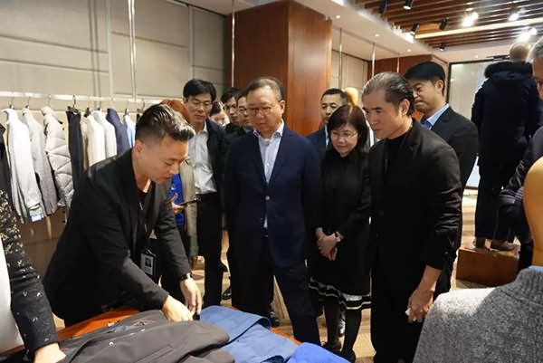 孙瑞哲一行调研深圳纺织服装产业：下一个目标，世界级时尚产业集群